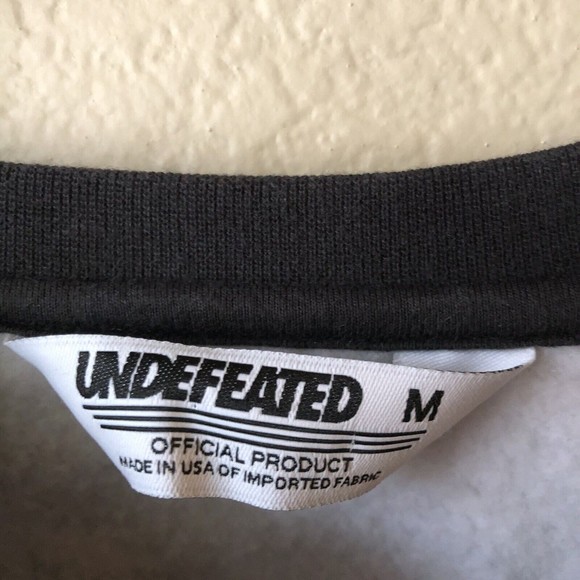 Undefeated Red 5 Strikes Tiger Camo Sweatshirt Men’s Size Medium EUC - Picture 4 of 5